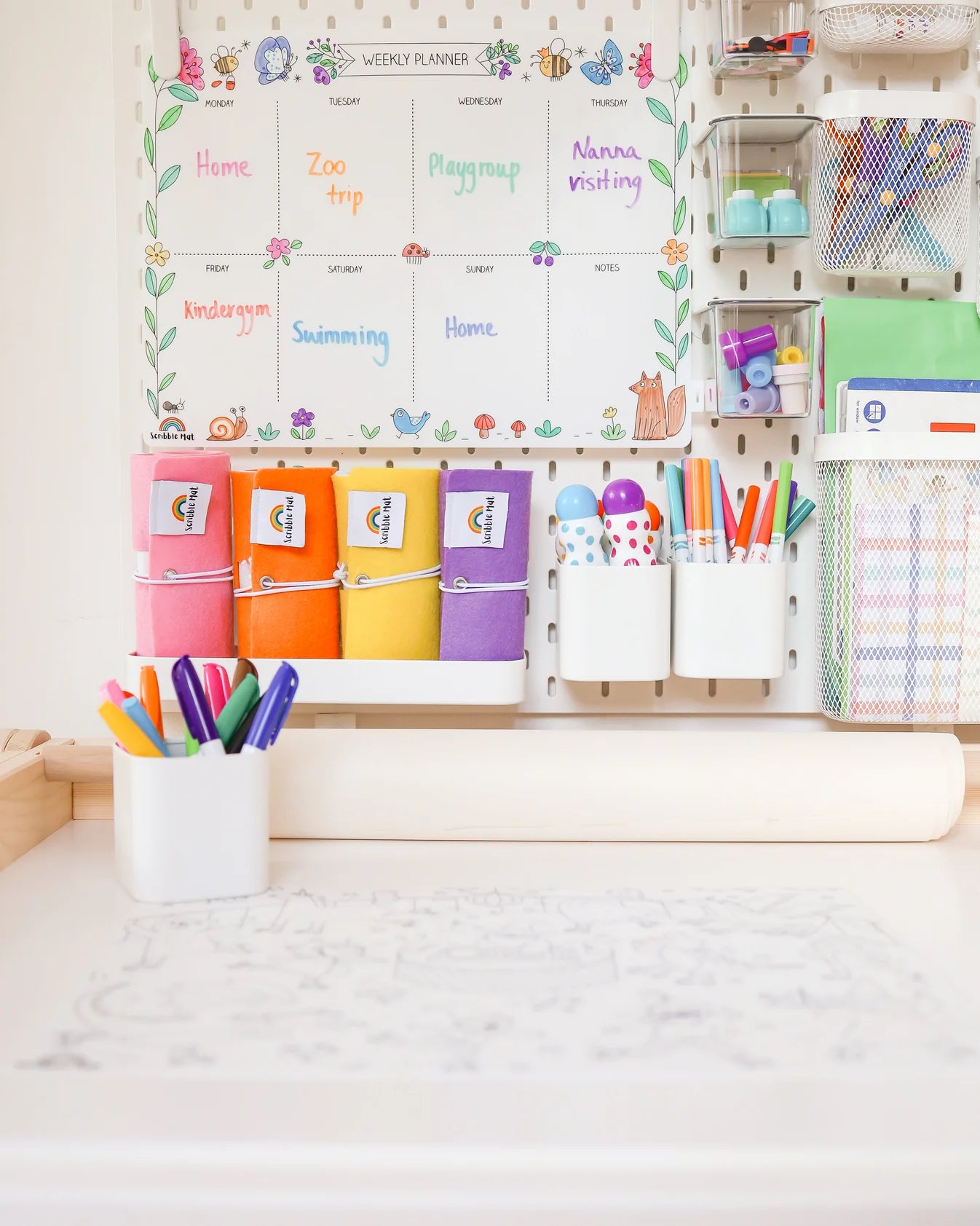 Weekly Planner (4 pens)